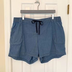 LANE BRYANT SHORTS, SZ 18